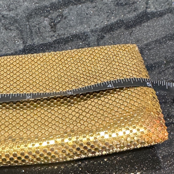 Vintage Gold Mesh Wallet - Picture 11 of 12